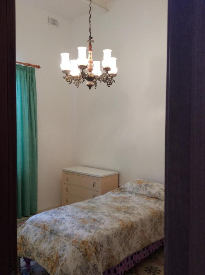 Butts Inn Dorm Вікторія Екстер'єр фото