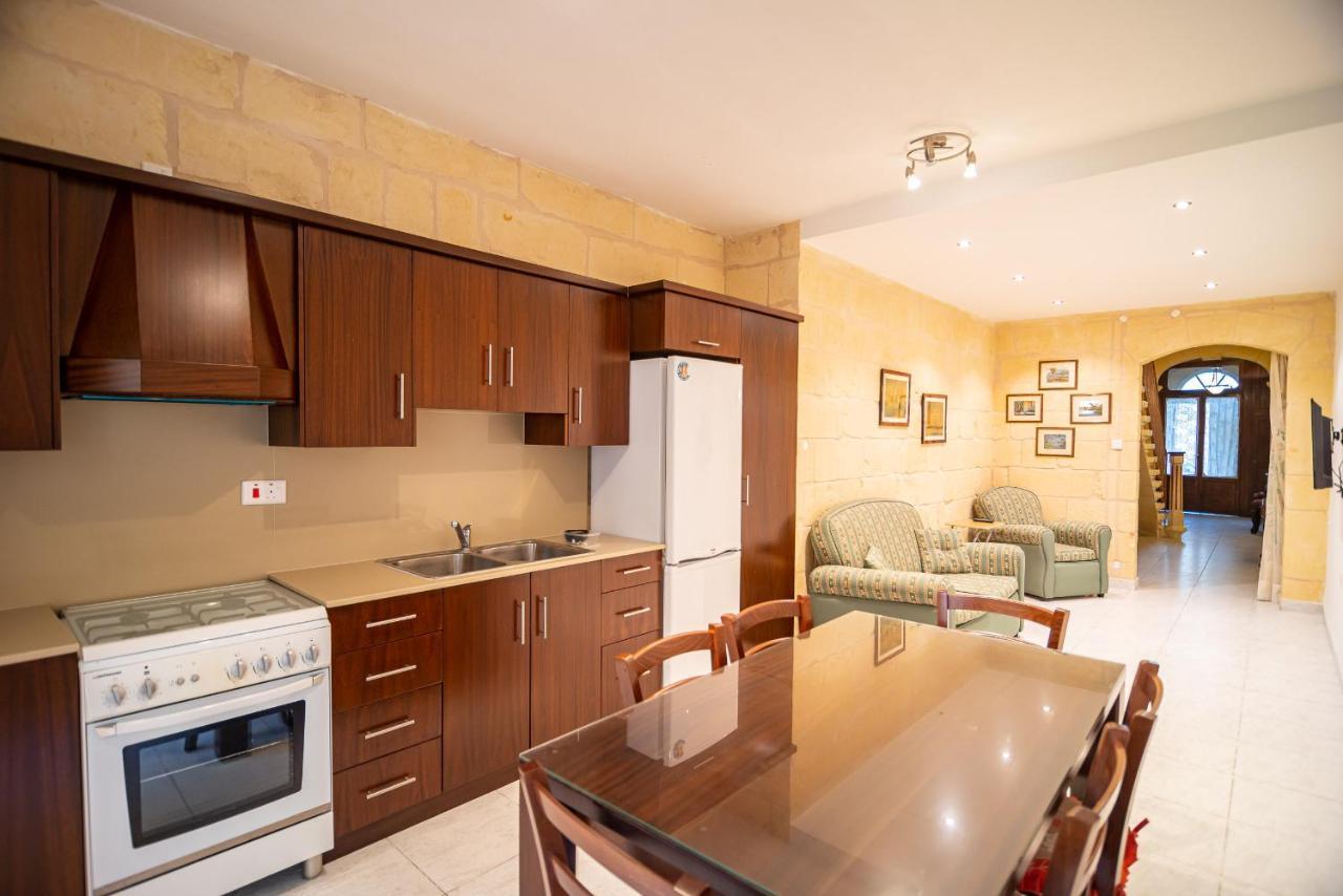 Butts Inn Dorm Вікторія Екстер'єр фото