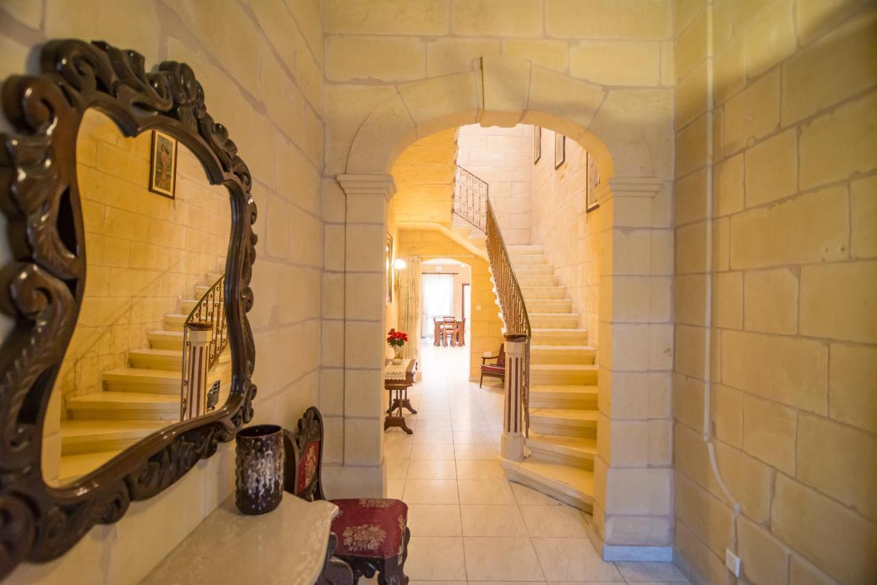 Butts Inn Dorm Вікторія Екстер'єр фото