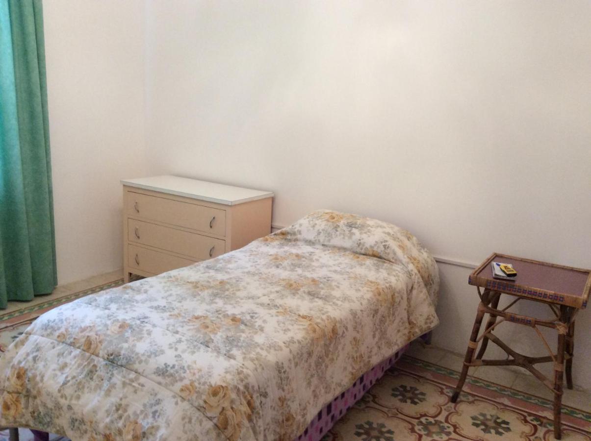 Butts Inn Dorm Вікторія Екстер'єр фото