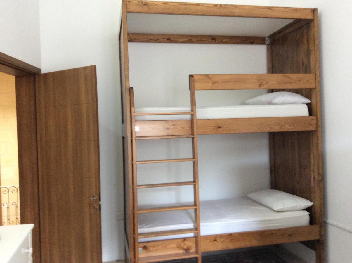 Butts Inn Dorm Вікторія Екстер'єр фото